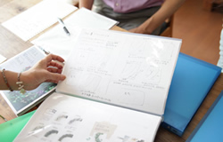 デザインの過程やいくつも作成した表紙装丁案